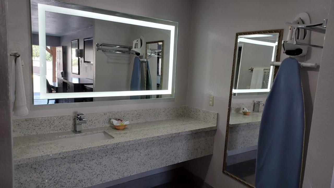 Regency Inn Norco Buitenkant foto
